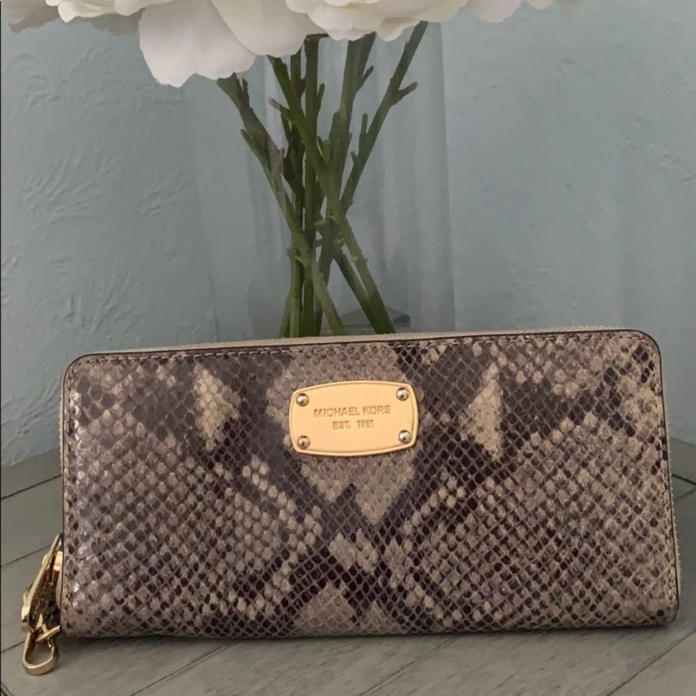 Michael Kors Snake Skin Wrislet/Wallet